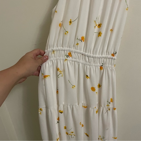 Floral Sleeveless White Dress - Picture 12 of 12